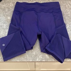 Like new! Lululemon crop 21”. Size 8.